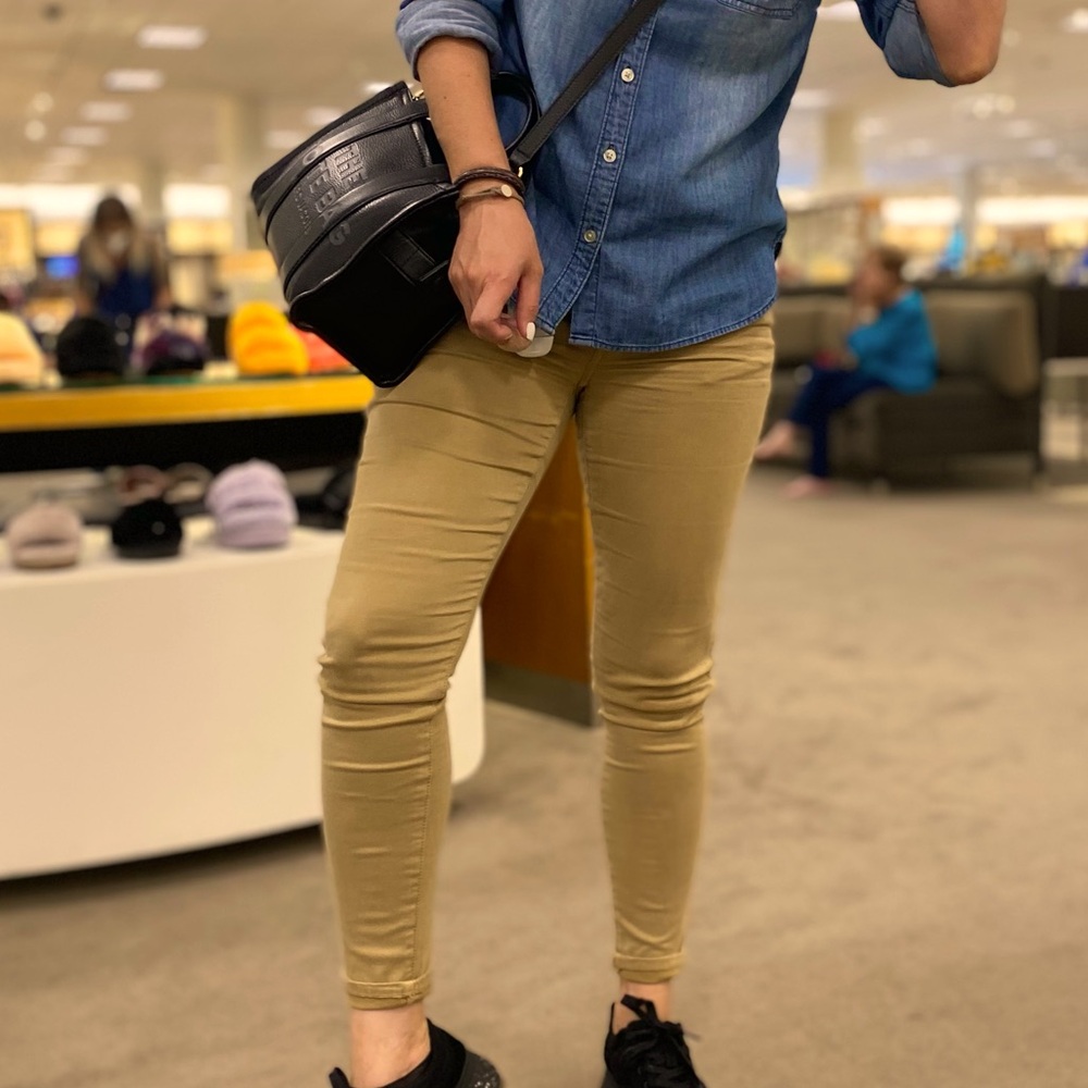 American Eagle Size 6R Skinny Tan Pants